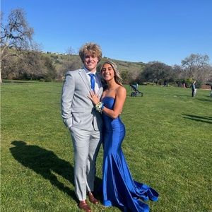 Hi! i’m selling my prom dress!!!!